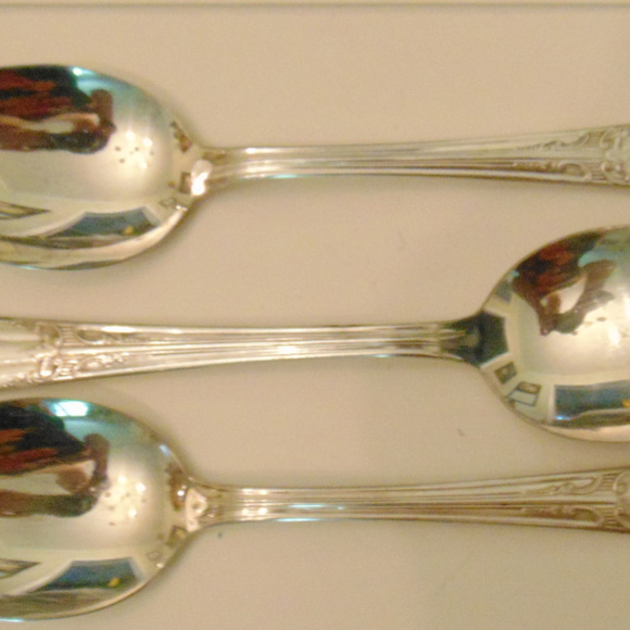 Wallace "Lenox" Silverplate Flatware 3+ Sets - Picture 5 of 8